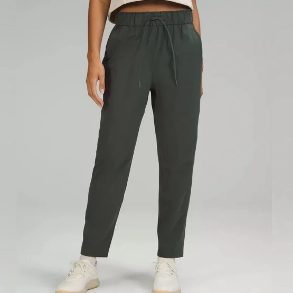 Lululemon Stretch High Rise Pant 7/8 Length in olive green